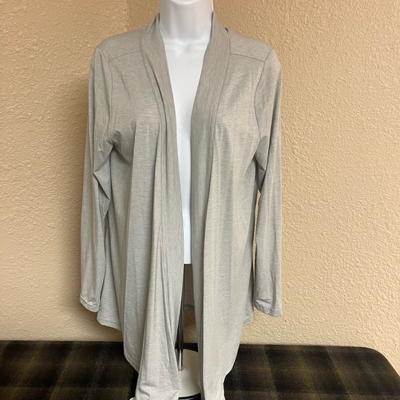 4/$15 Elegant Women's Gray Open-Front Sweater - Picture 1 of 5